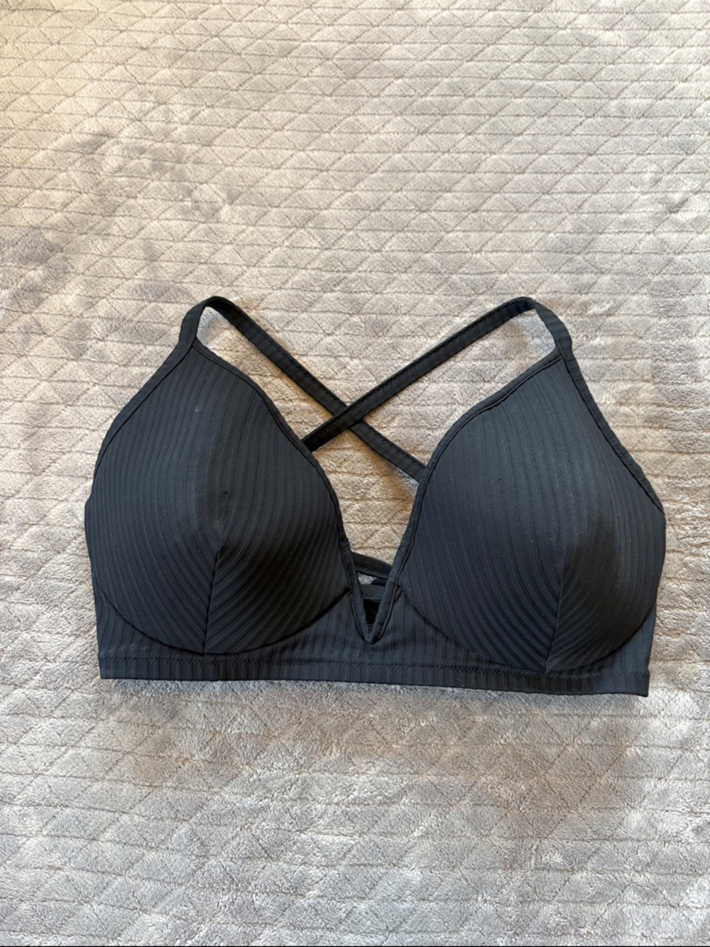 Shade & Shore Black Ribbed Cross-Back Bikini Top